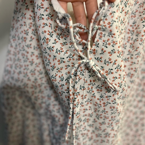 Abercrombie & Fitch Adjustable Floral Slit Midi Dress - Picture 5 of 12